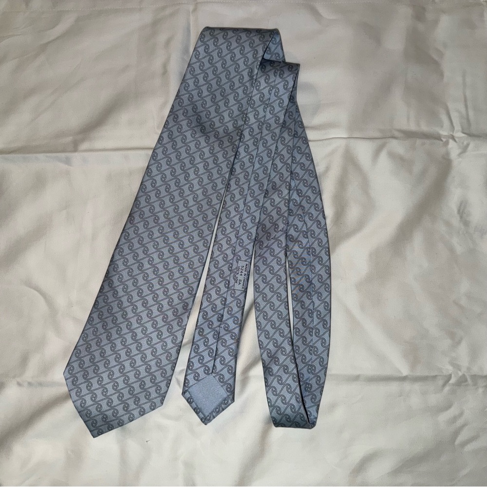 Hermes men’s 100% silk tie